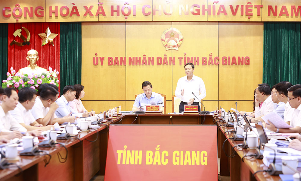 Bac Giang and Bac Ninh provinces agree on socio-economic development targets and operate two-level government model